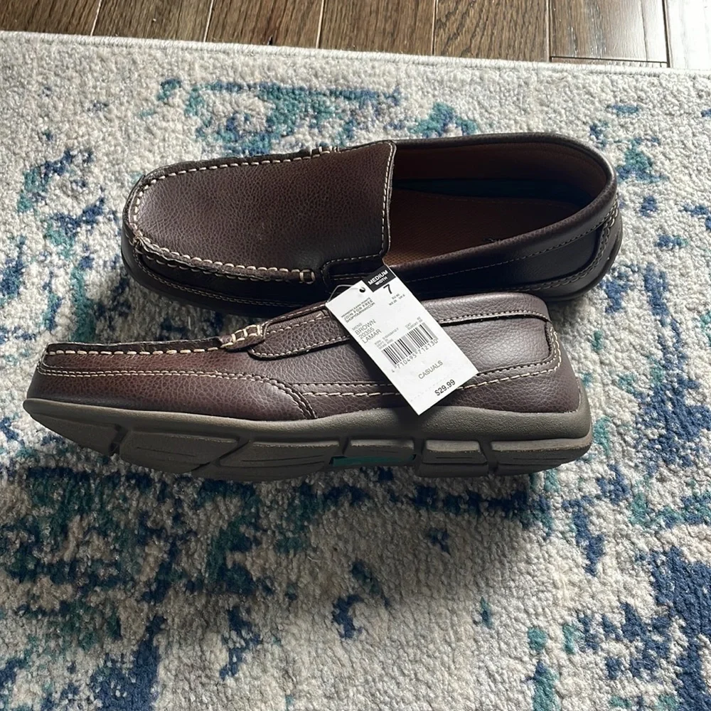 Shop Thom McAn Brown Size 7 Loafers & Slip-Ons NWT - Picture 1 of 5